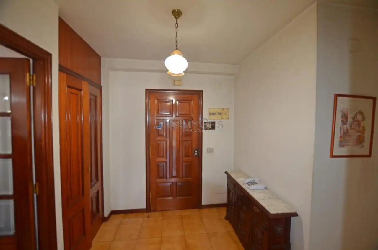 Flat for sale in Tui  with Storage room and Balcony