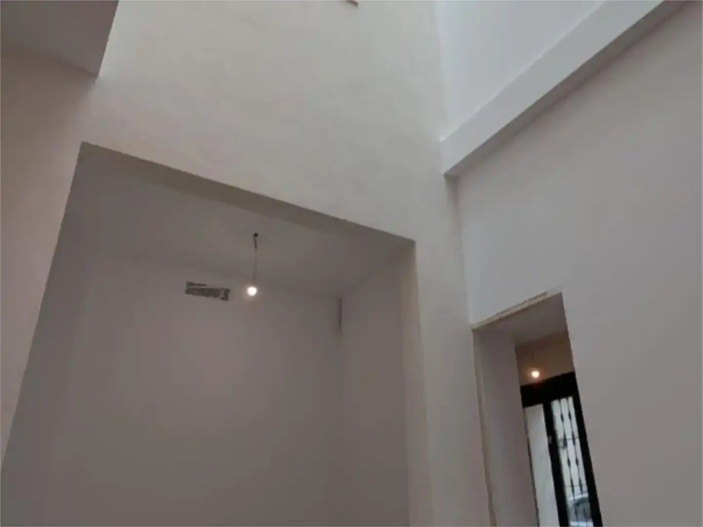 Wohnung zum Verkauf in  Sevilla Capital mit Klimaanlage, Schwimmbad und Balkon