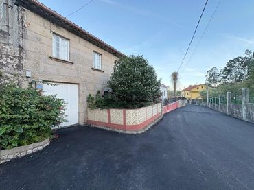 Casa con jardín en venta en Vilaboa