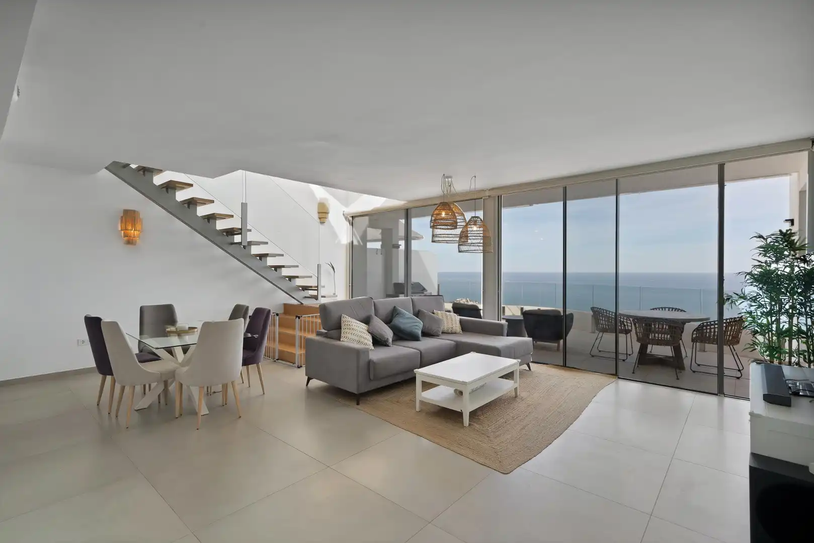 Sala de estar de Ático en venta en Benalmádena con Jardín privado, Alarma y Piscina comunitaria