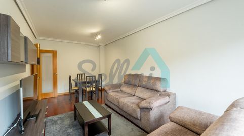 Foto 4 de Piso de alquiler en De Bruselas, HUCA - La Cadellada, Oviedo