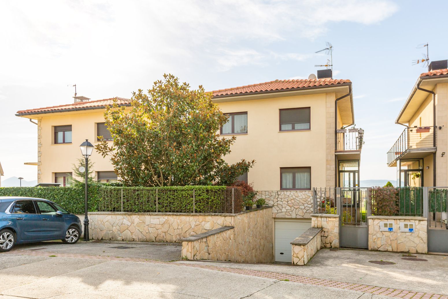 Vista exterior de Casa o xalet en venda en Berrioplano / Berriobeiti amb Calefacció, Jardí privat i Parquet