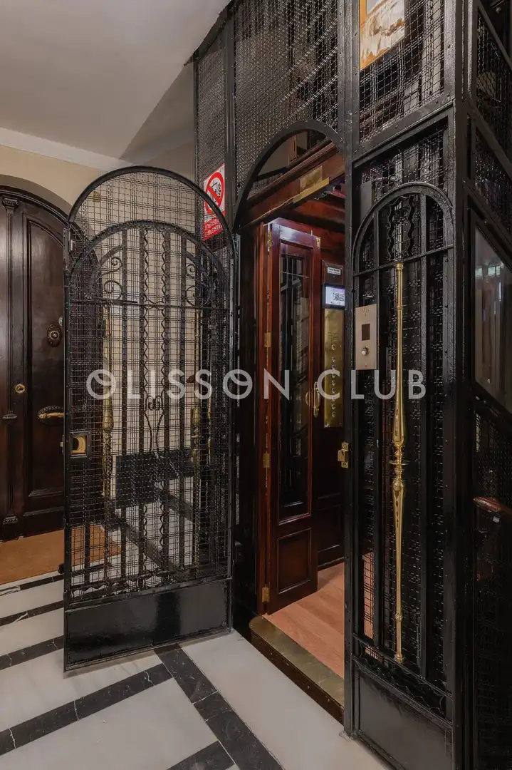 Flat for sale in Madrid  with Air Conditioner, Heating and Storage room