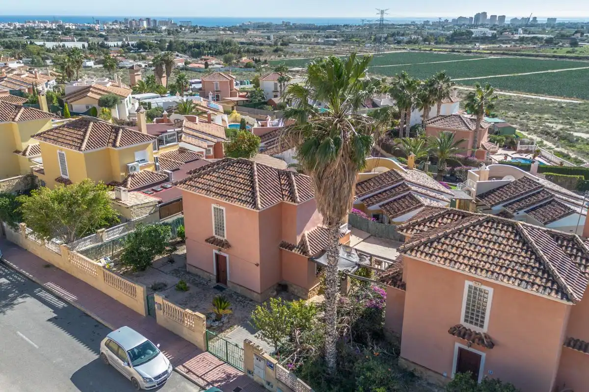 Casa o chalet en venta en Carrer de ľEspígol, Bonalba - Cotoveta