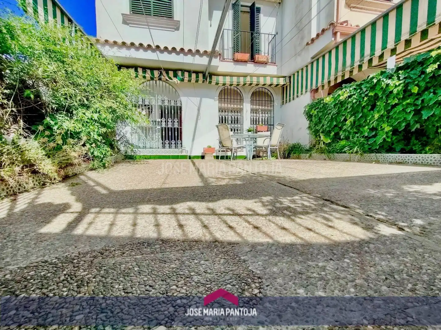 Exterior view of Detached homes for sale in Jerez de la Frontera  with Private garden, Storage room and Balcony