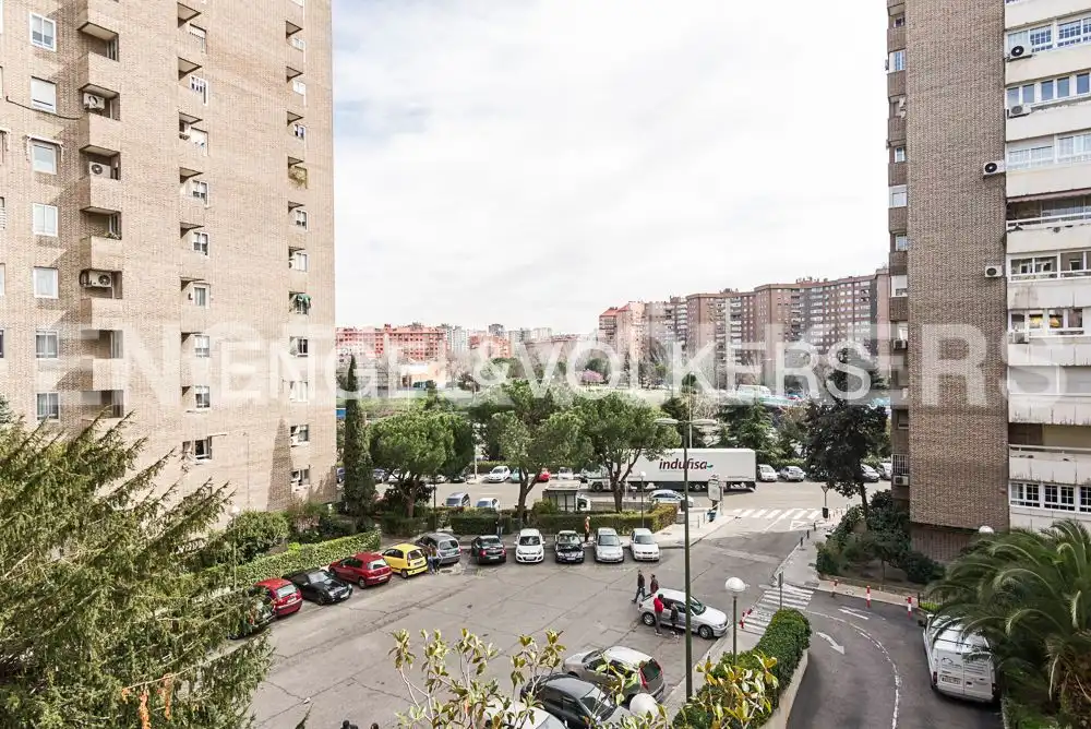 Vista exterior de Piso en venta en Madrid con Aire acondicionado y Calefacción