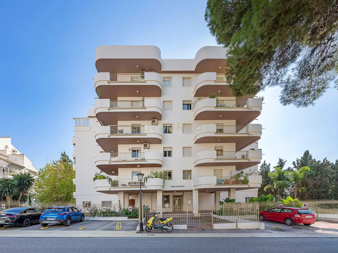 Vista exterior de Apartamento en venta en Marbella con Aire acondicionado, Trastero y Piscina