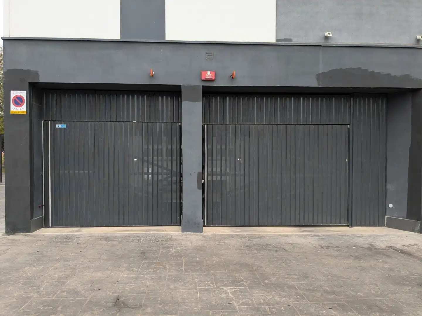 Exterior view of Garage for sale in Valencia