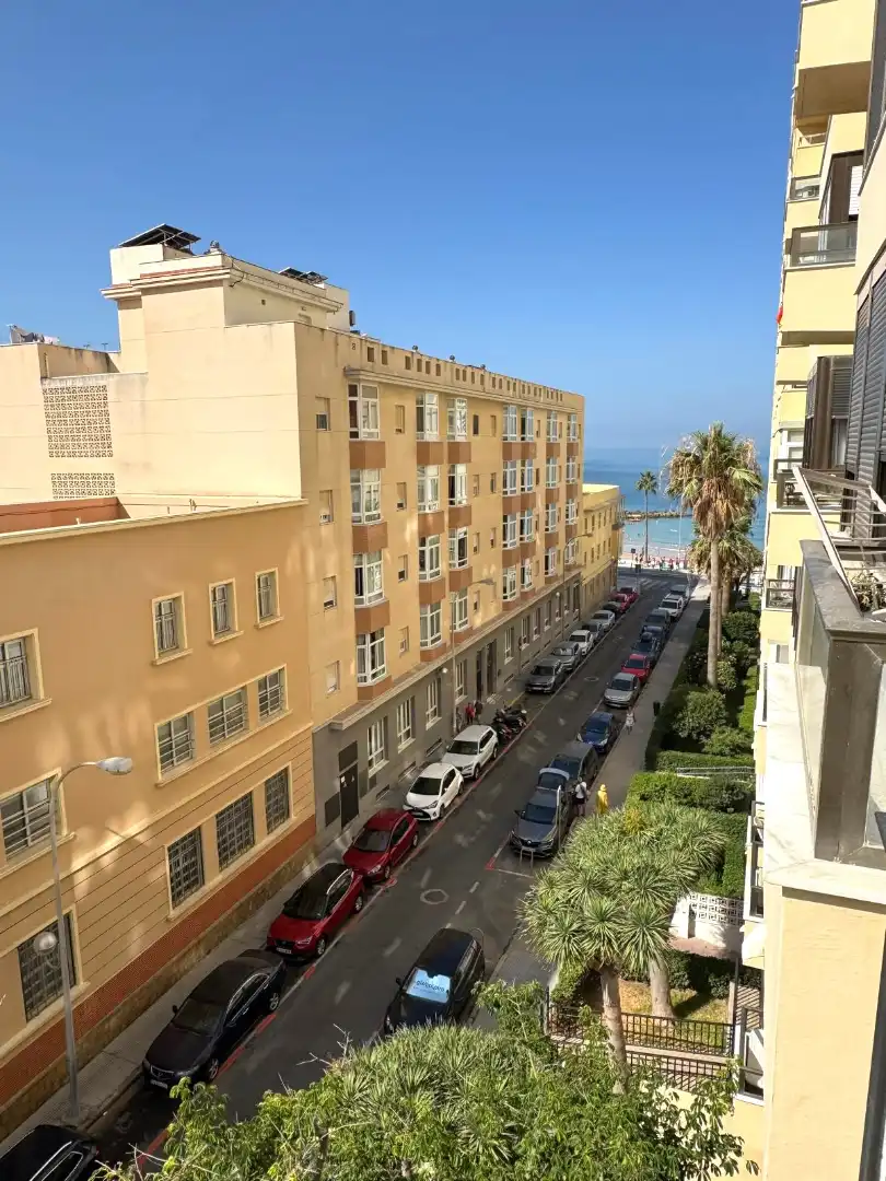 Vista exterior de Piso en venta en Cádiz con Terraza y Balcón