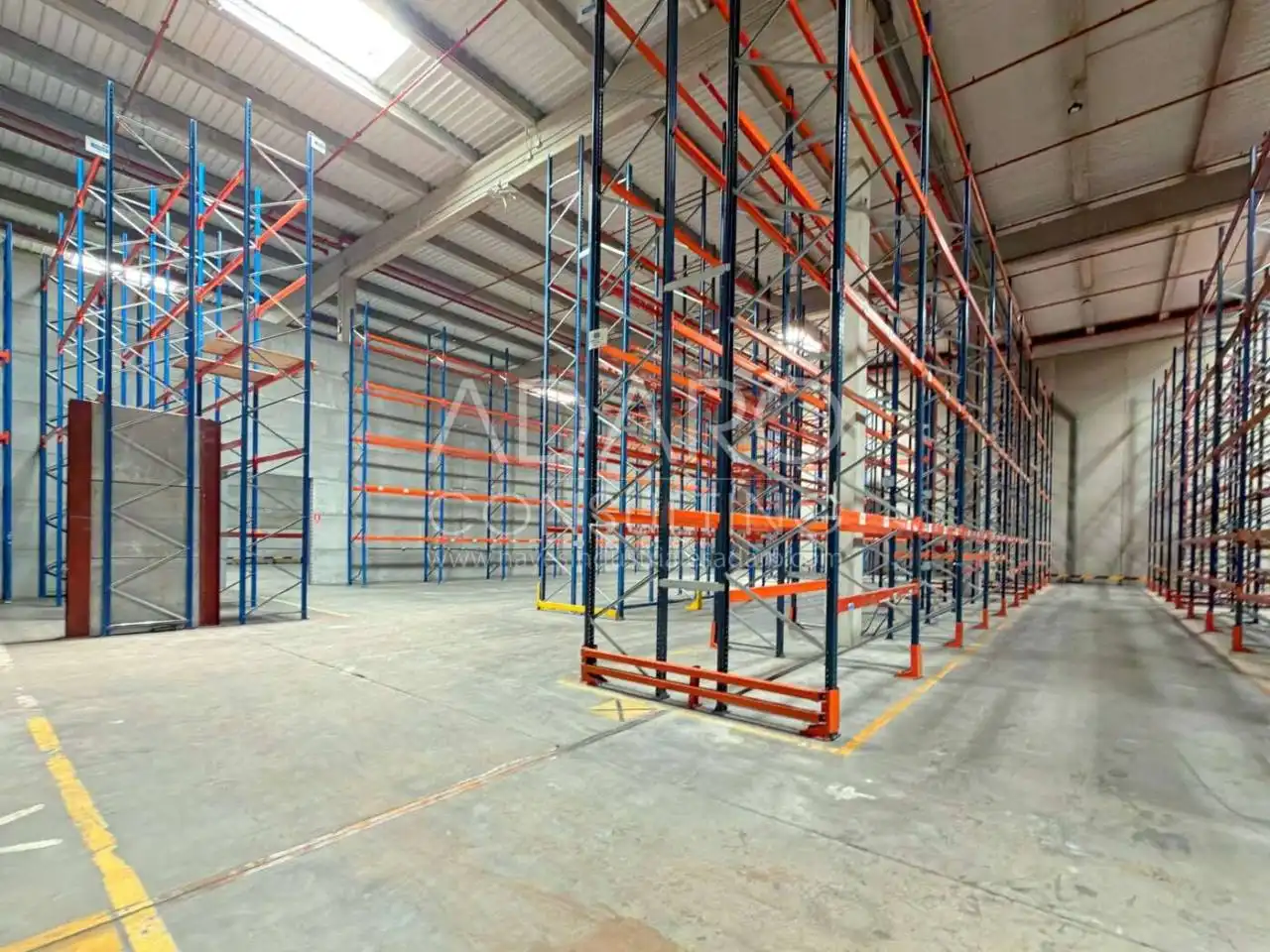 Nau industrial de lloguer a Calle Grabadores, imagen 3