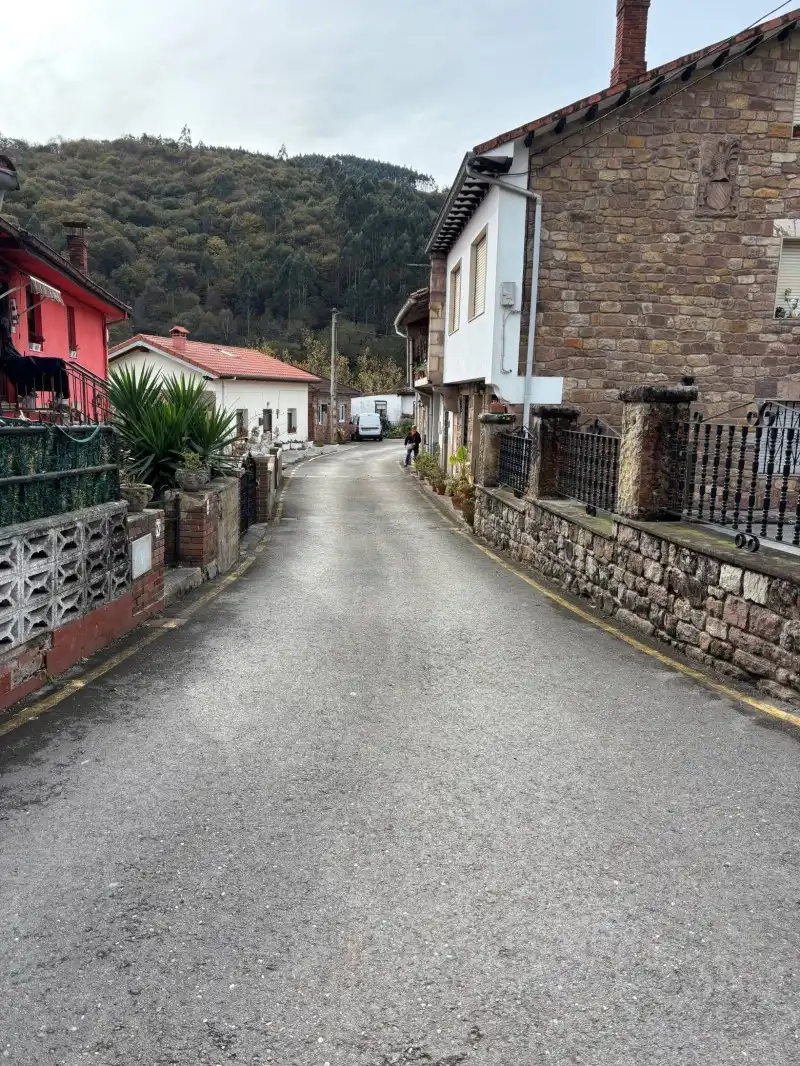 Vista exterior de Casa adosada en venta en Cartes con Jardín privado y Amueblado