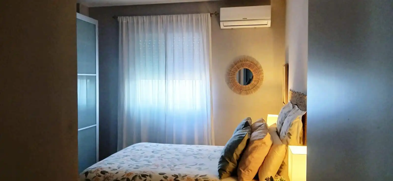 Bedroom of Flat for sale in Sevilla  with Air Conditioner and Storage room