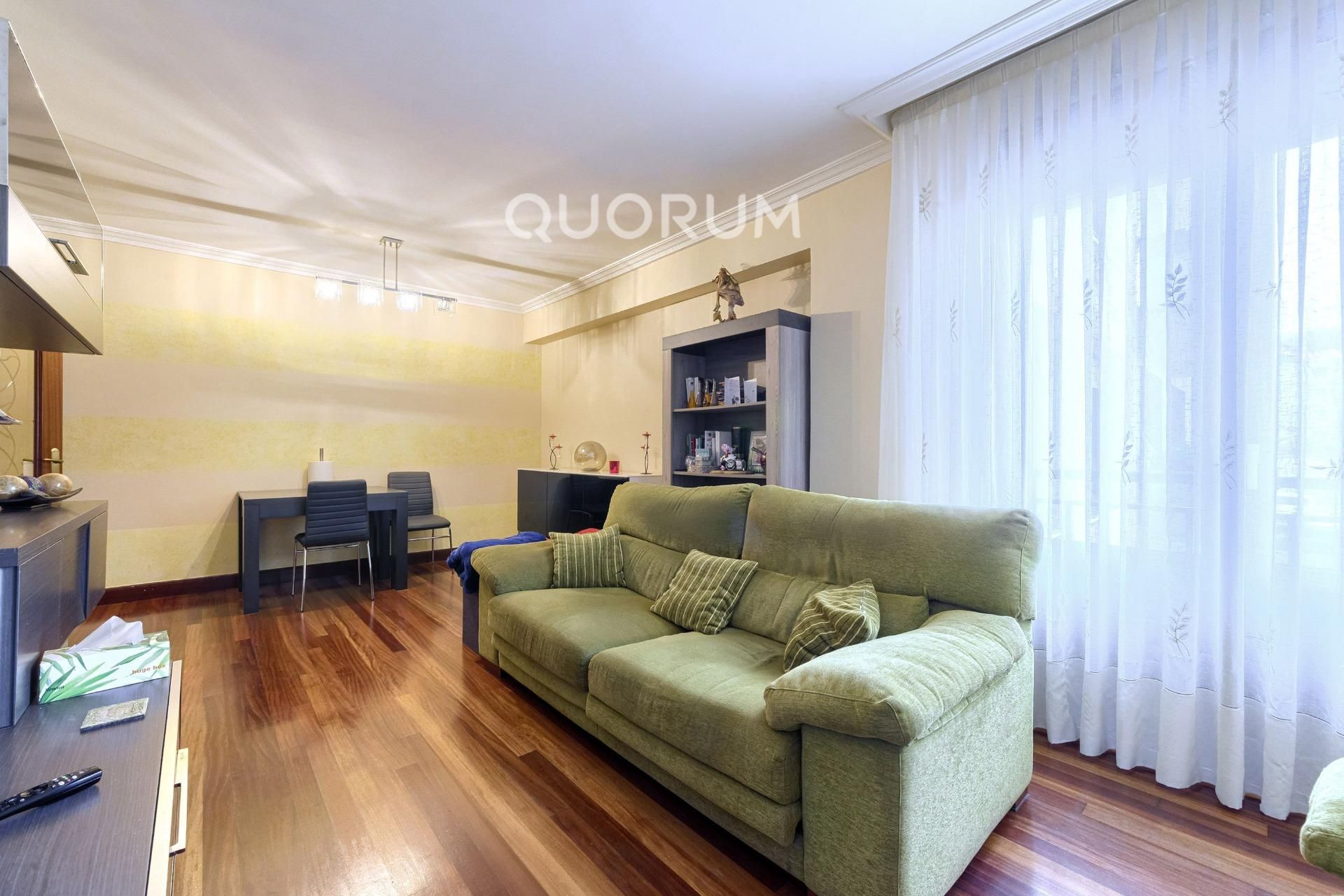 Living room of Flat for sale in Basauri   with Heating and Furnished