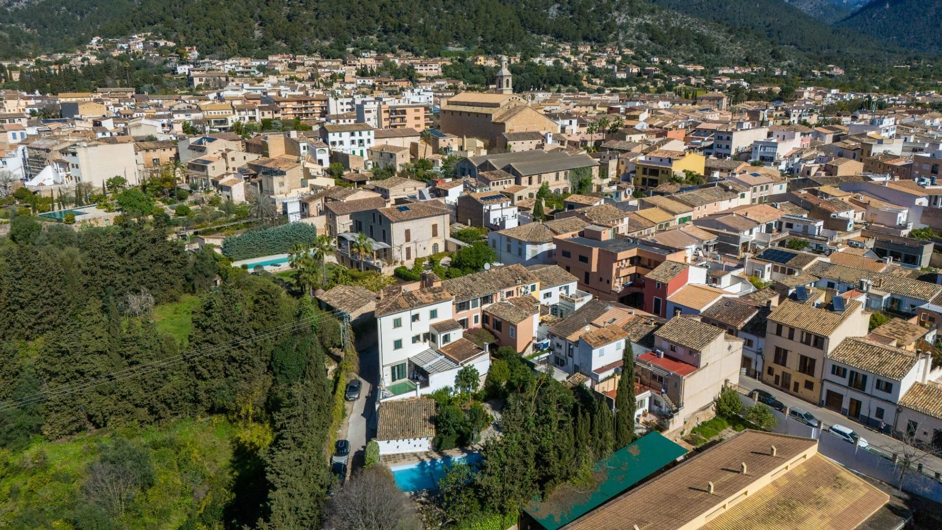 Vista exterior de Edifici en venda en Alaró