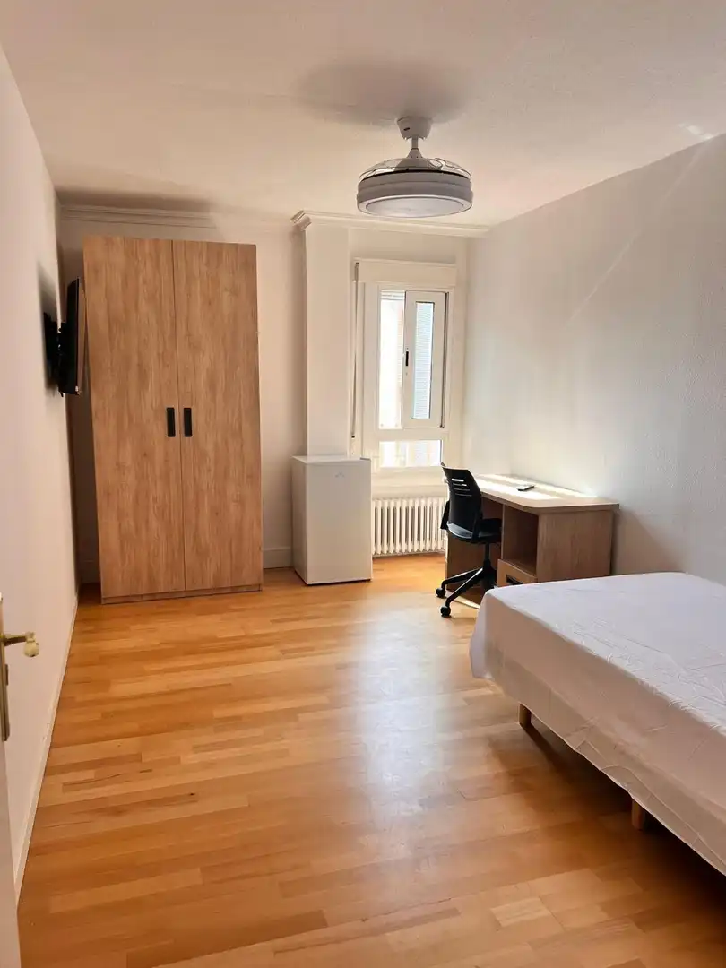 Schlafzimmer von Wohnung zur untervermieten in Murcia mit Klimaanlage, Heizung und Möbliert
