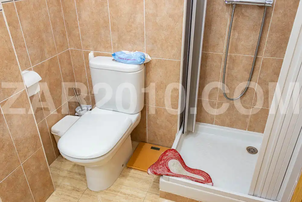 Baño de Piso en venta en Garrucha con Aire acondicionado, Terraza y Amueblado