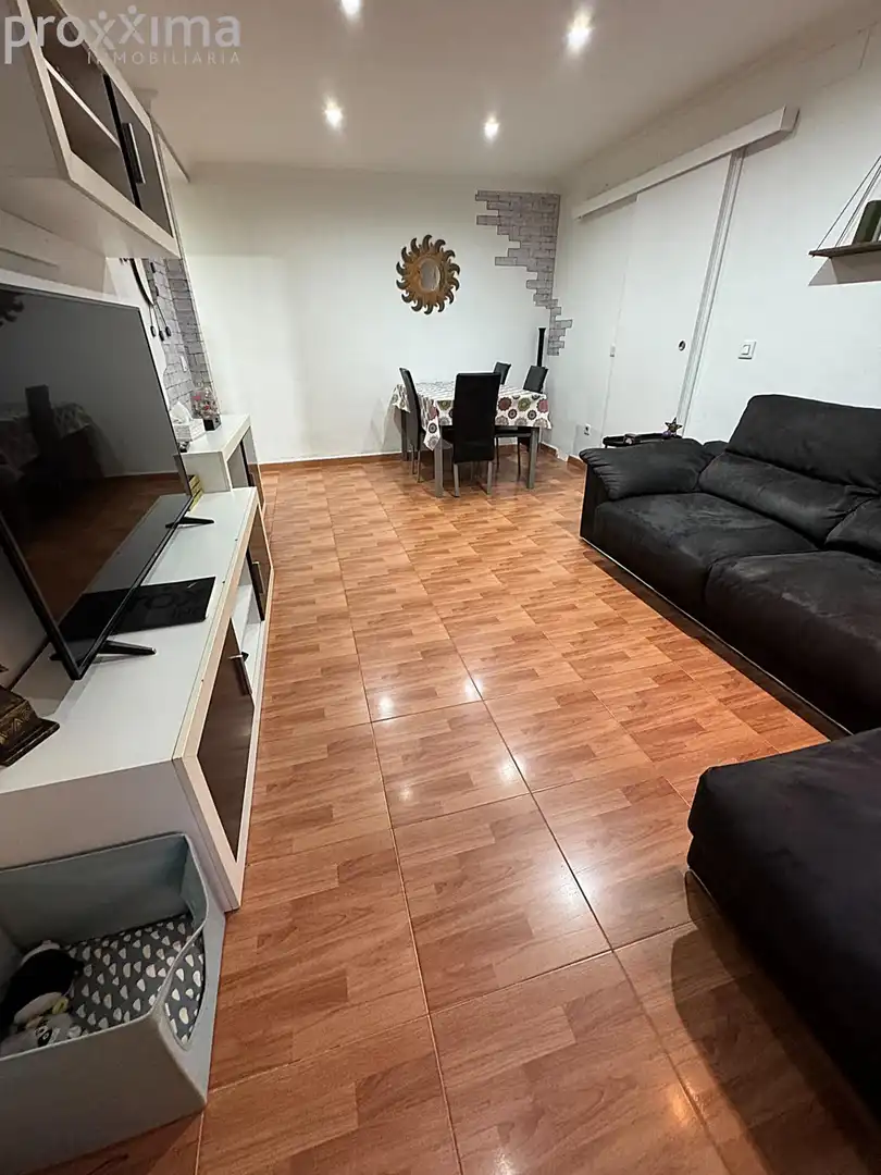 Sala d'estar de Planta baixa en venda en Castilleja de la Cuesta amb Aire condicionat