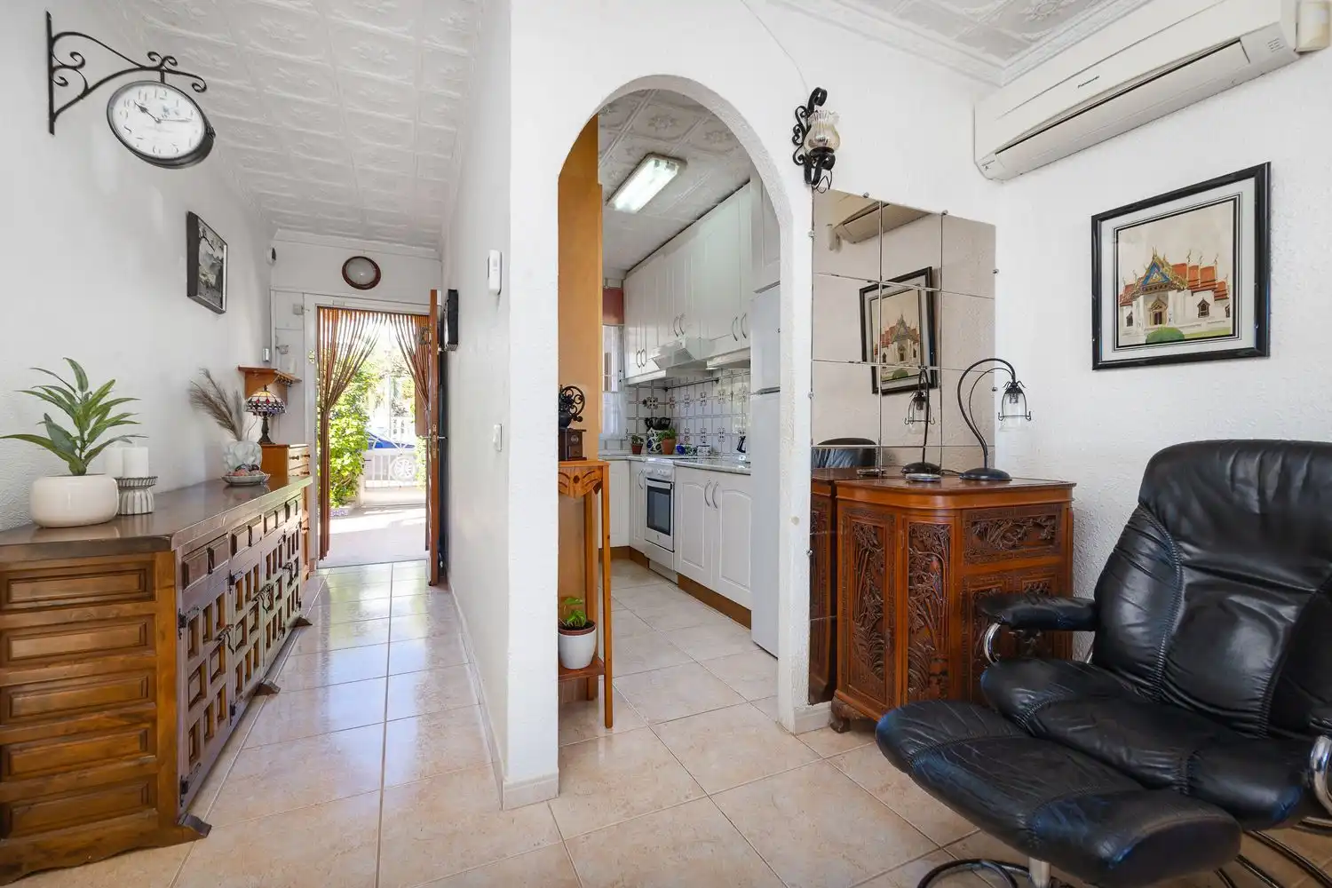 Cocina de Casa adosada en venta en Torrevieja con Aire acondicionado, Calefacción y Jardín privado