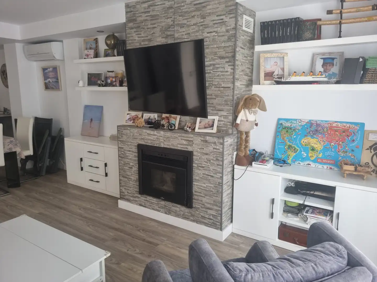 Sala de estar de Casa adosada de alquiler en San Fernando con Aire acondicionado, Calefacción y Jardín privado