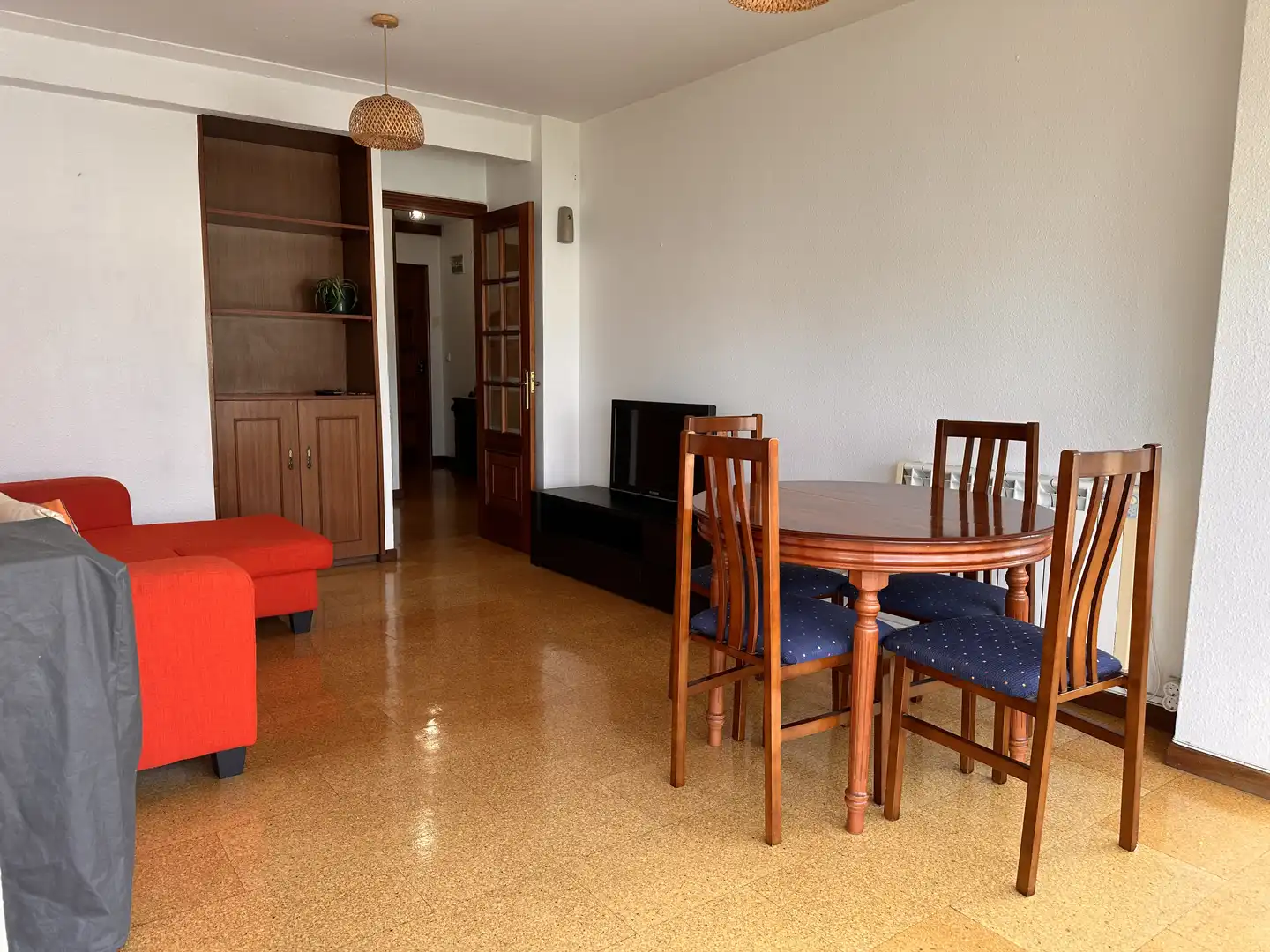 Sala d'estar de Pis en venda en Santiago de Compostela  amb Calefacció