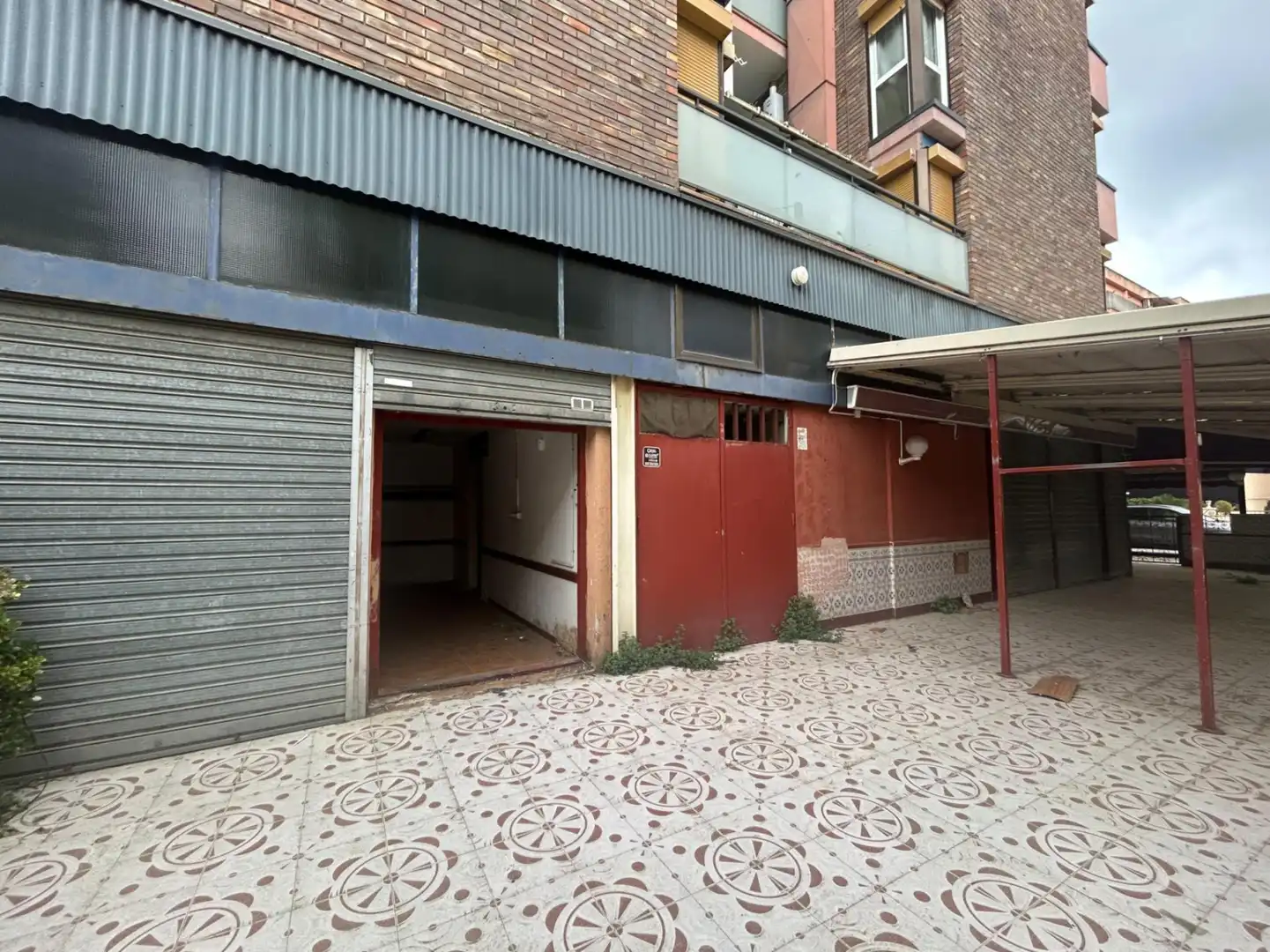 Vista exterior de Local en venta en Calafell