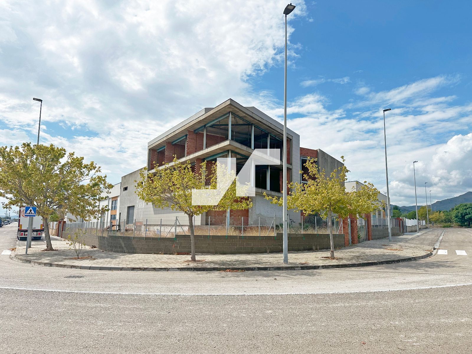 Vista exterior de Nau industrial en venda en La Vall d'Uixó
