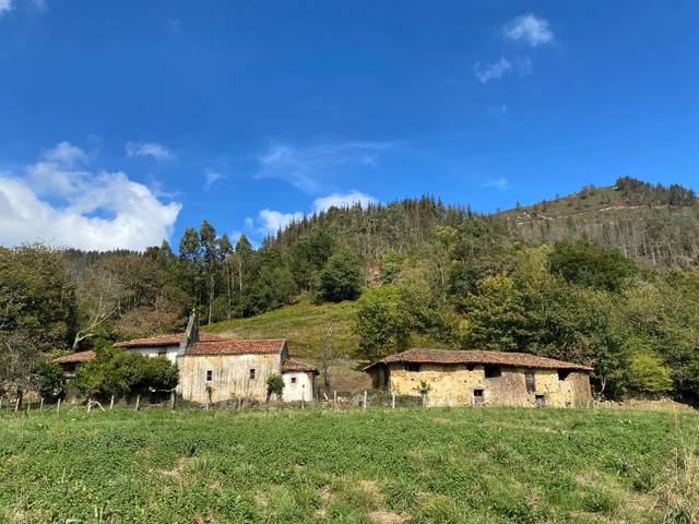 Casa-chalet en Venta en Tresmonte en Parres