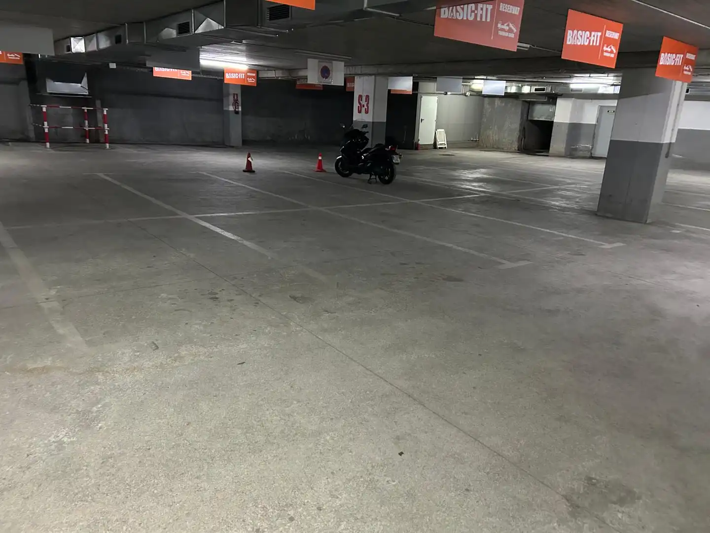 Parkplatz von Garage zum Verkauf in Rubí