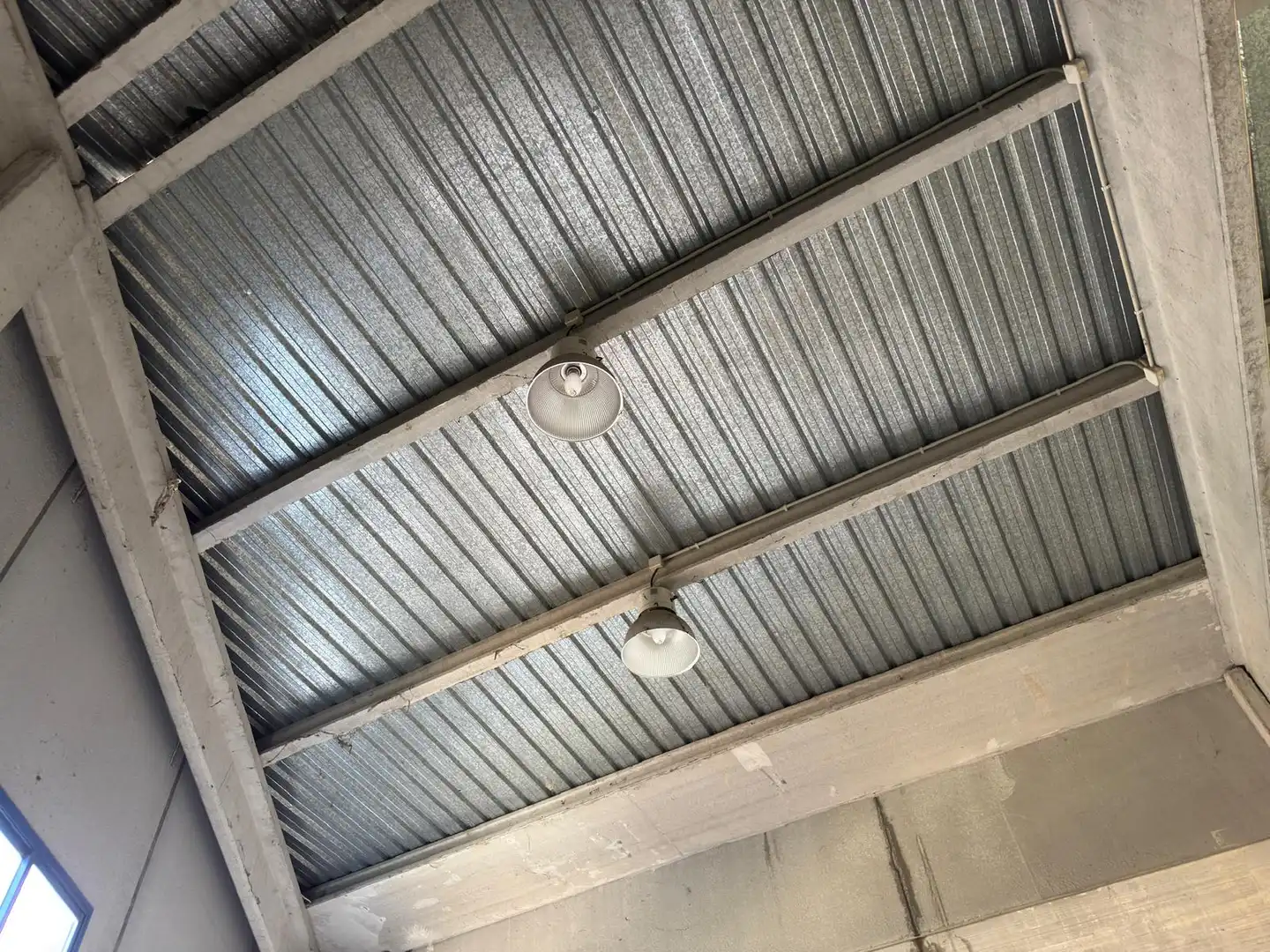 Außenansicht von Fabrikhallen zur Miete in Santa Eulàlia de Ronçana