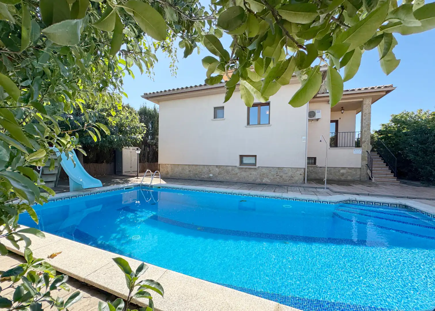 Swimming pool of Houses for sale in Viladamat  with Air Conditioner, Heating and Private garden