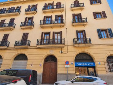 Àtic amb balcó en venda a Carrer de Pere d'Alcàntara Penya