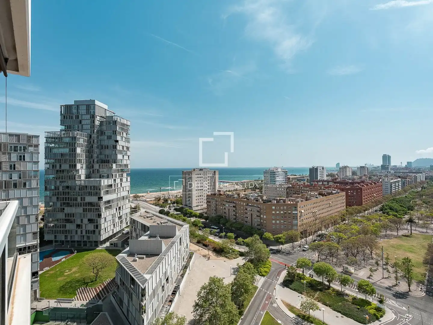 Außenansicht von Wohnung zum Verkauf in Barcelona mit Klimaanlage, Heizung und Abstellraum