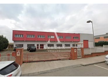 Nau industrial en venda a Calle Santiago Rusiñol 4-6