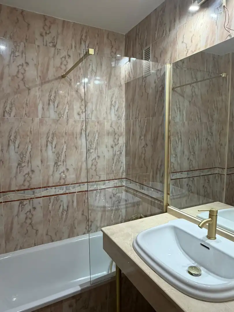 Bathroom of Flat for rent in Cáceres  with Heating, Terrace and Storage room