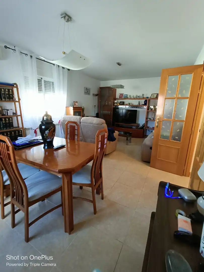 Sala de estar de Casa o chalet en venta en Burguillos de Toledo con Calefacción, Jardín privado y Amueblado