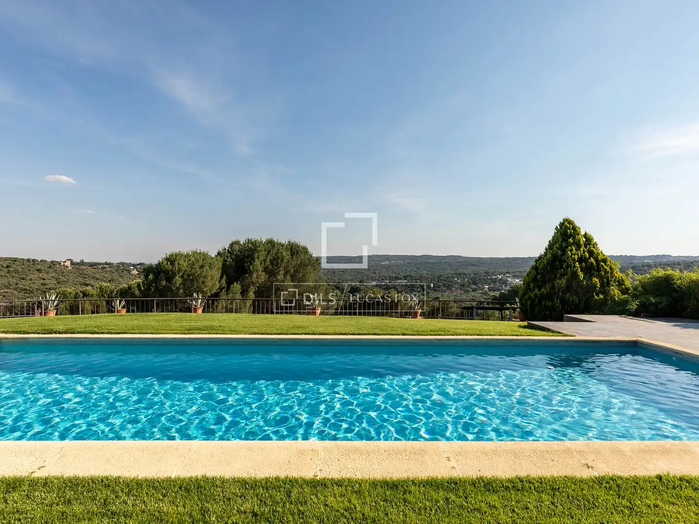 Swimming pool of Houses for sale in Galapagar  with Air Conditioner, Private garden and Storage room