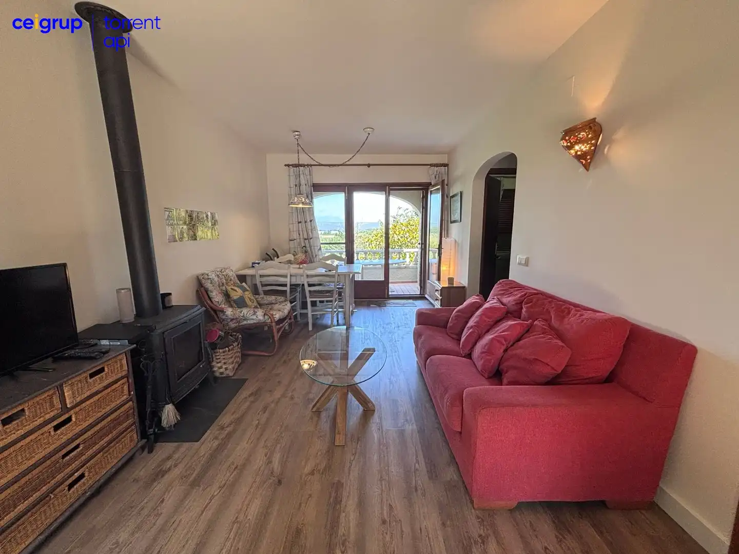 Sala d'estar de Casa adosada en venda en Bellcaire d'Empordà amb Aire condicionat, Terrassa i Traster