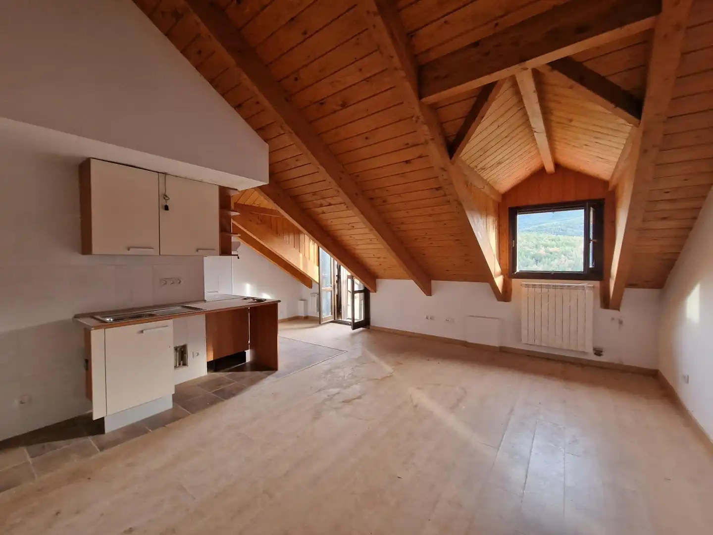 Kitchen of Buildings for sale in Aisa