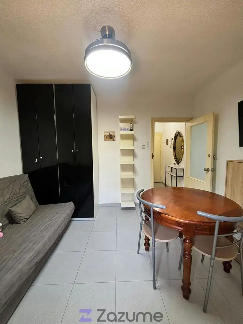 Habitación de Piso de alquiler en Madrid con Aire acondicionado, Calefacción y Amueblado
