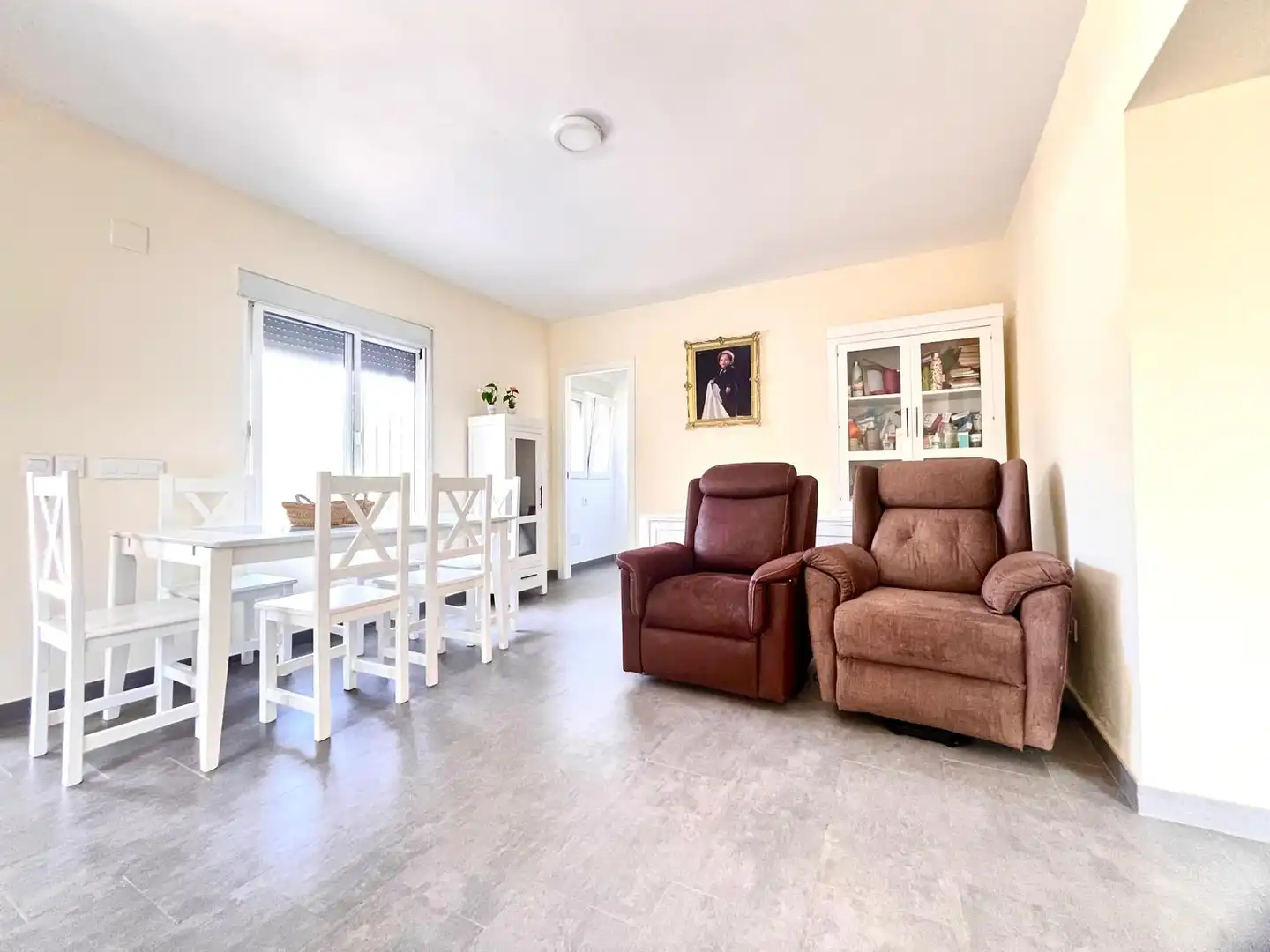 Sala d'estar de Casa o xalet en venda en Chiclana de la Frontera amb Jardí privat i Terrassa