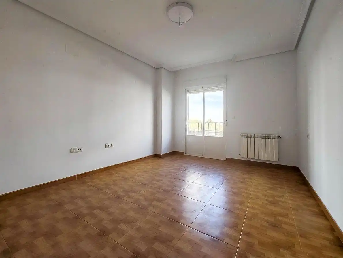Sala d'estar de Pis en venda en Puertollano amb Calefacció, Terrassa i Balcó