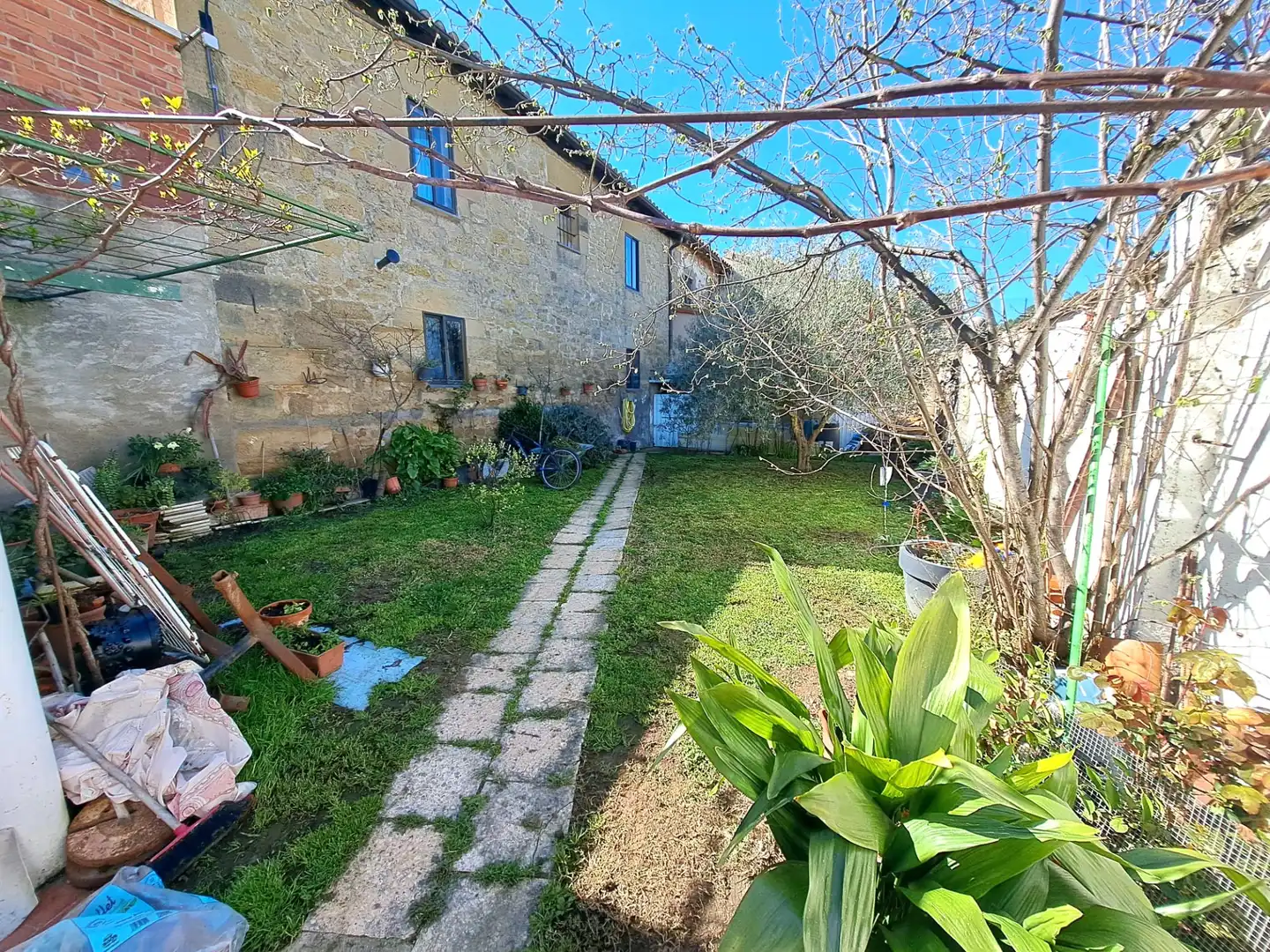 Jardí de Casa adosada en venda en Baños de Rioja amb Calefacció, Jardí privat i Terrassa