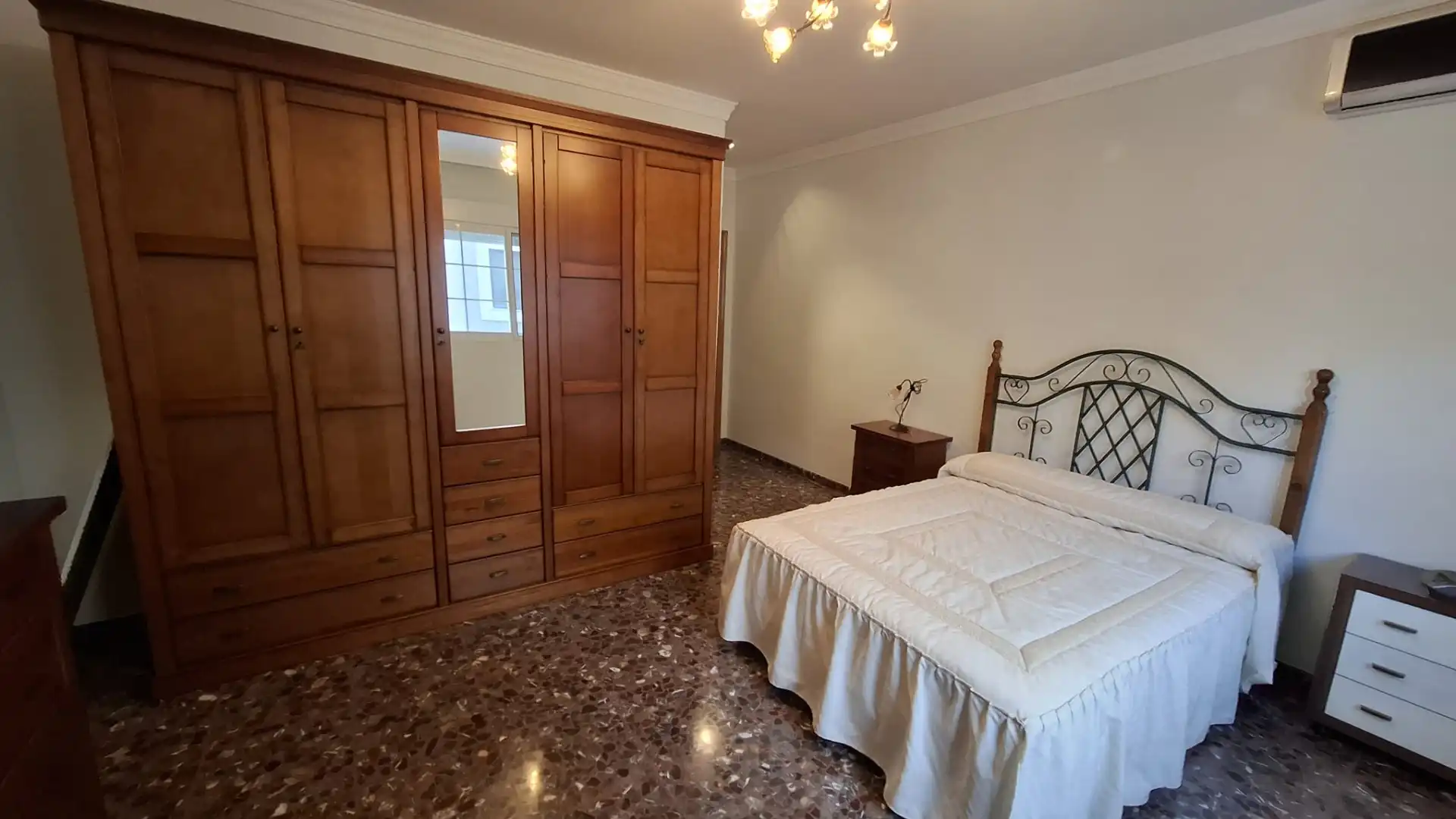 Dormitori de Casa o xalet en venda en Motril amb Aire condicionat, Terrassa i Traster