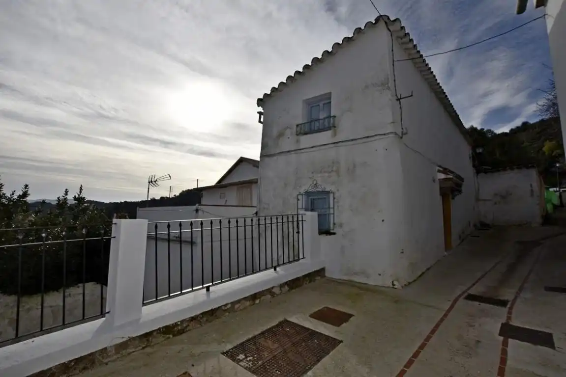 Casa adosada en venta en Calle Aguayar, 11, Benadalid