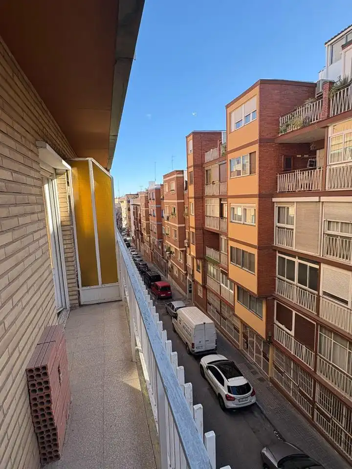 Vista exterior de Pis en venda en San José