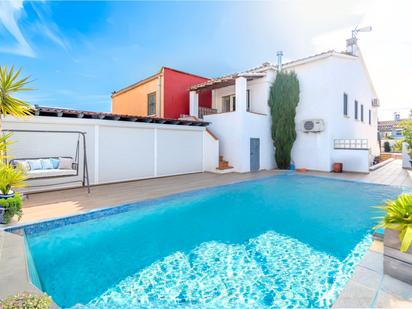 Swimming pool of House or chalet for sale in Castelló d'Empúries  with Air Conditioner, Heating and Private garden