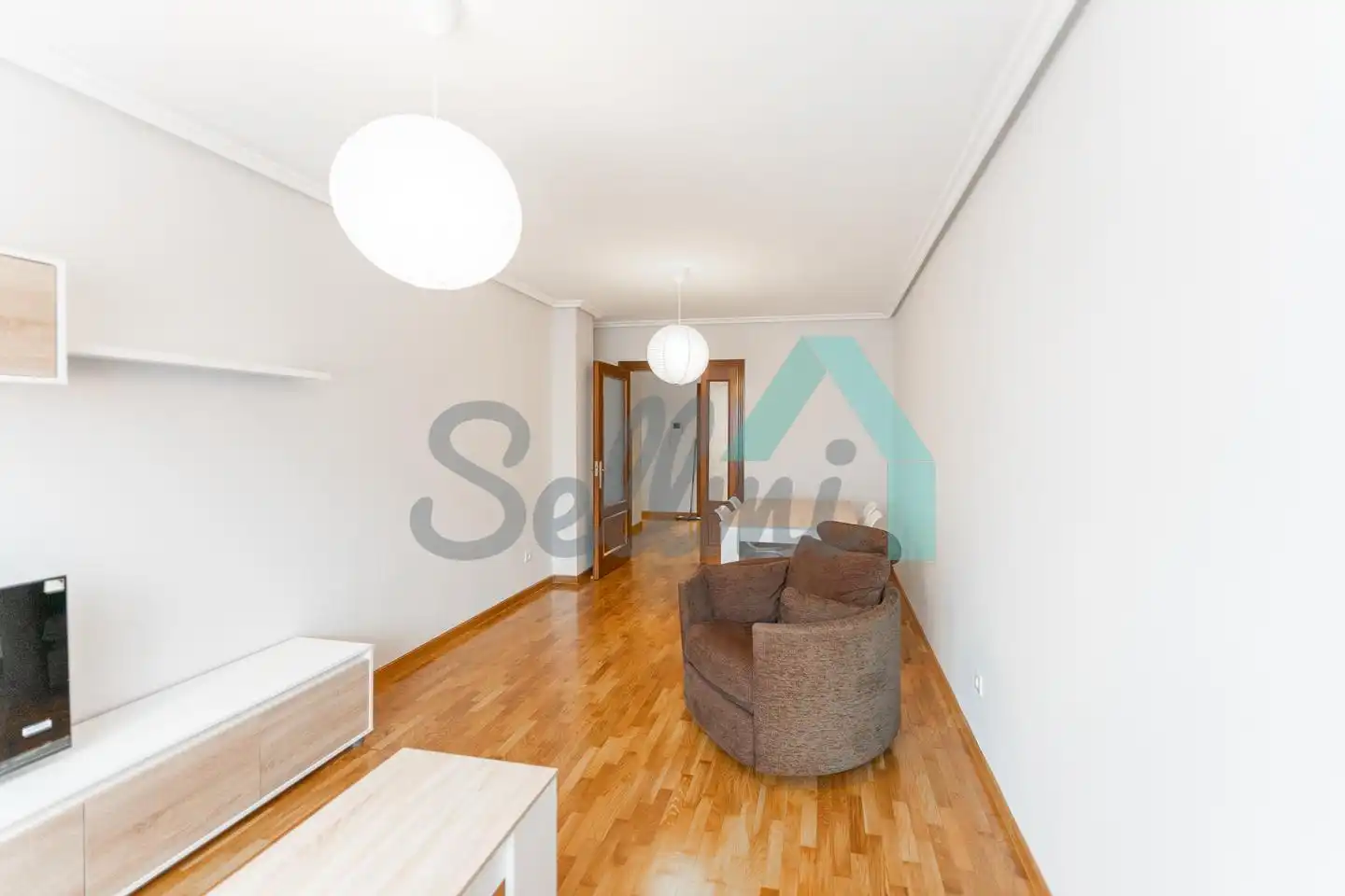 Sala de estar de Piso de alquiler en Oviedo  con Calefacción, Parquet y Terraza