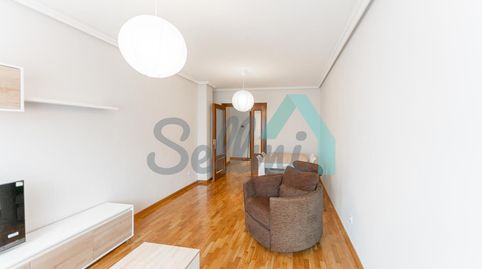 Foto 3 de Piso de alquiler en Logroño, La Ería, Oviedo