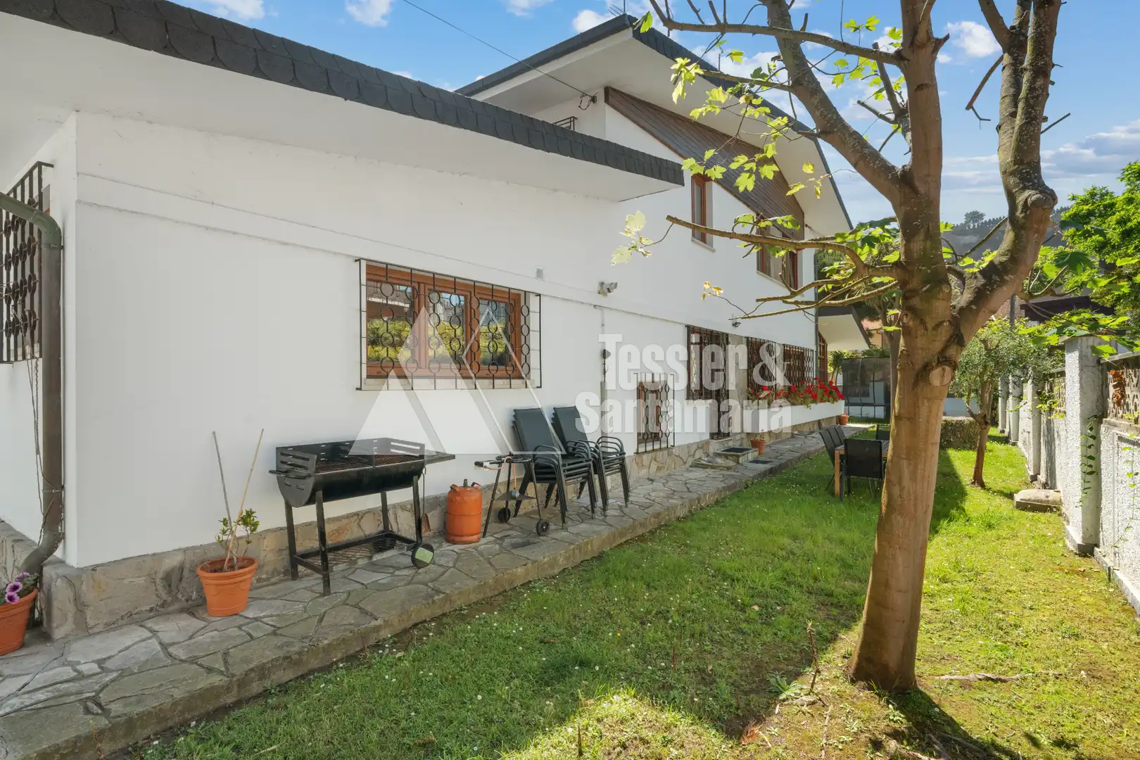 Vista exterior de Casa o chalet en venta en Castrillón con Calefacción, Jardín privado y Terraza