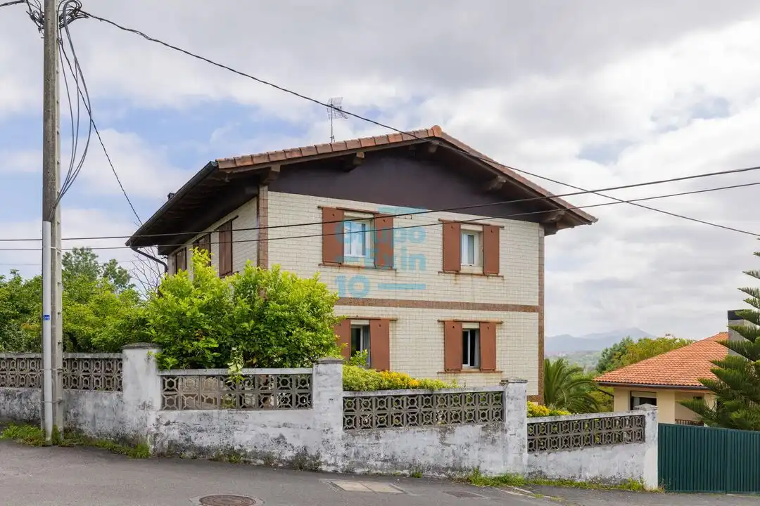 Vista exterior de Casa o chalet en venta en Donostia - San Sebastián  con Calefacción, Jardín privado y Terraza